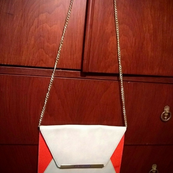 Steve Madden envelope style crossbody bag. - Picture 4 of 4